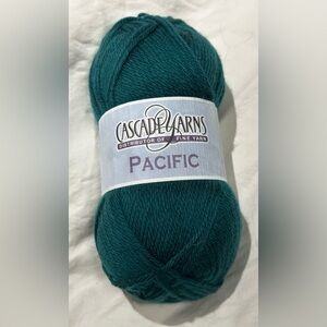 ✨NWT✨ Cascade Yarn Pacific- 1 Skein
